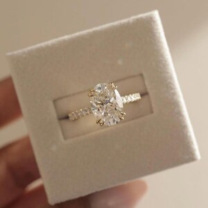 Oval Moissanite Engagement Ring, 14K Gold Engagement Ring, Oval Cut Diamond Ring, Yellow Gold Ring, Proposal Ring, Anniversary Promise Ring.