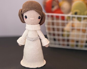 PRINCESS LEIA (POCKET) - Crochet Pattern/amigurumi