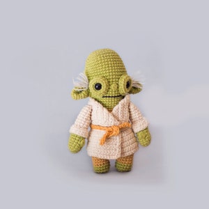 Star Wars MASTER YODA AND R2D2 Crochet Pattern/Amigurumi image 2