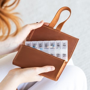 Pill box for purse, Leather pill box, Travel pill organizer, Leather pill organizer, Pill box organizer, Daily pill organizer