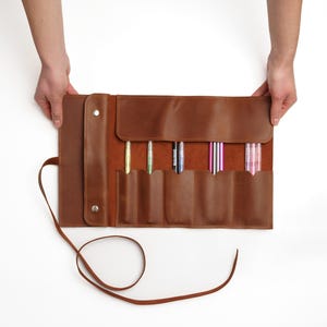 Leather pencil case, Artist roll case, Personalized pencil case, Leather pen case, Leather artist gifts, Leather pen holder, Pencil roll