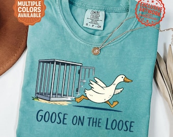 Goose on the Loose-shirt | Shirt grappige gans | Schattig T-shirt met dierenprint | Silly Goose T-shirt | Uniseks comfortkleuren