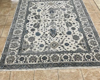 Hand-Knotted Wool Oriental Rug: 8x10 Ivory & Blue Floral Medallion