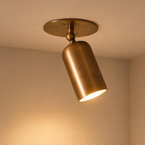Stilnovo riktbar taklampa i antik mässing | Infälld lampa i mitten av århundradet