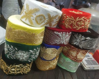 Gorra africana de terciopelo con diseño artesanal: sombrero tradicional nigeriano