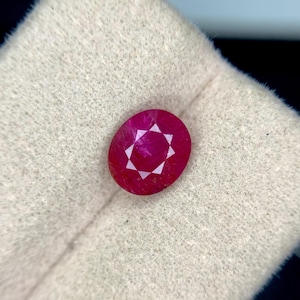 Naturalny rubinowy kamień szlachetny 2,00 ct, nieobrobiony / nieogrzewany