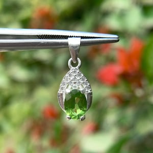 Natural Peridot In 925 Silver Pendant