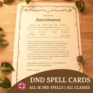 Puede incluir: Una tarjeta de hechizo DND crema con el hechizo "Banishment", nivel 4 y un alcance de 9,14 metros. La tarjeta tiene bordes decorativos y el texto "DND SPELL CARDS" en la parte inferior. La bandera británica está en la esquina inferior izquierda.