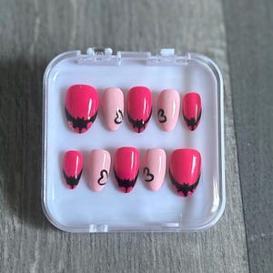 draculaura press on nails