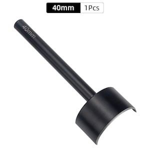 May include: A black leathercraft tool with a 40mm (1.57 inches) diameter. The tool has a long handle and a curved cutting edge. The text "40mm" is printed on the handle. The image also shows "1 Pcs".