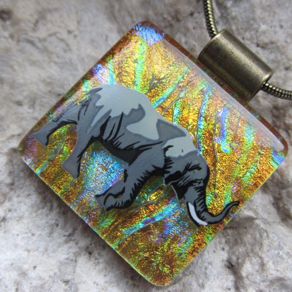 Collier Sautoir Grand Éléphant Style Tibétain En Verre Coloré Bleu Marine - Alliage Argenté - Neuf Sans Boîte