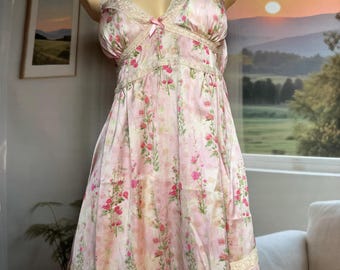 Slipdress met kant en bloemenprint – vintage nachtjapon