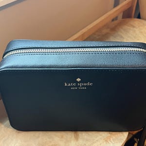 NWOT Kate Spade New York Sienna Black Refined Leather Crossbody Bag, Adjustable Strap, Classic Timeless Style, Zipper closure, Camera Bag