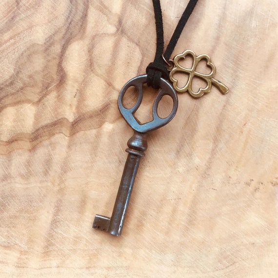 Mens skeleton on sale key necklace