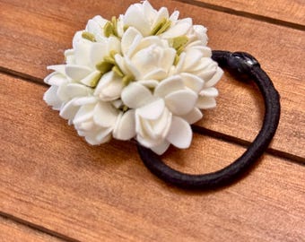 Reusable Jasmine & Crossandra Hair Tie: Floral Braid Accessory