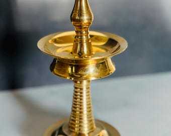 Traditional (7 inch) Kerala Lamp - brass lamp/vilakku for home or gifting