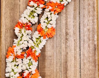 Mullai Jasmine (with kanakambaram option) flower strings (16 in)- reusable and hassle-free maintenance