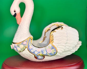 Vintage Lenox Carousal Swan/Swan Chariot - Rare, comes with original box