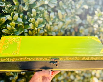 Handcrafted Wooden Watch Box – 4 Slot, dual tones of light green n peacock green