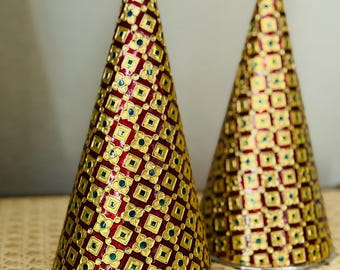 Traditional Paruppu thenga koodu (Pair) - Meenakari design