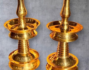 Traditional Kerala Lamp - brass lamp/vilakku for home or gifting (7 inch)