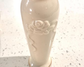 Vintage Lenox bud vase - Ivory with gold trim