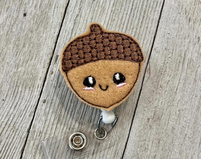 Acorn Felt Badge Reel: Retractable ID Holder