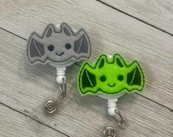 Little bat badge holder, Bat ID, Bat delete, flying bat, retractable reel, badge pull