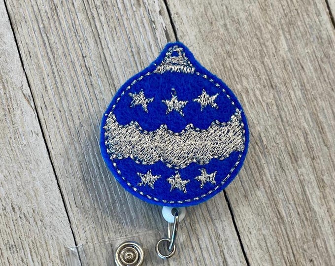 Glitter Christmas Ornament Badge Reel: Felt ID Holder