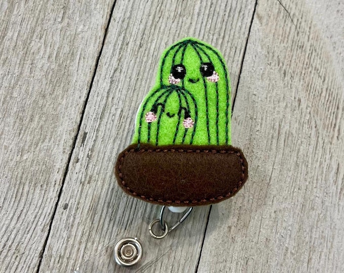 Cactus Felt Badge Reel: Retractable ID Holder