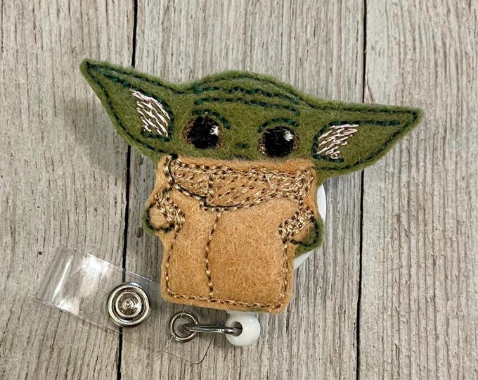 Green Alien Feltie Badge Reel: Star ID Holder