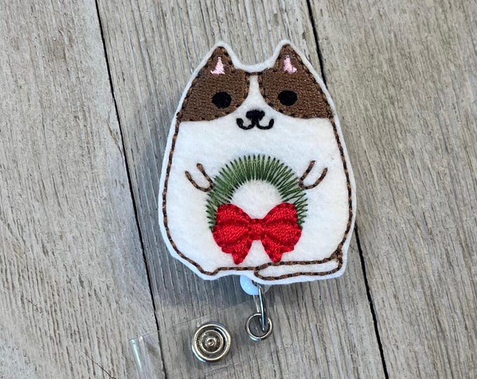 Kitty with wreath badge reel, Christmas cat ID holder, cute kitty feltie, badge pull