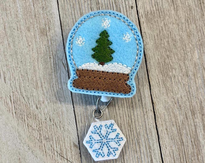Snow Globe Badge Reel: Evergreen Tree Feltie ID Holder