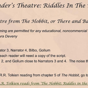 Puede incluir: Una página beige con el título "Reader's Theatre: Riddles In The Dark". El texto describe una obra de teatro adaptada de El Hobbit, capítulo 5, con detalles sobre los roles, el tiempo y el uso del guion. Incluye una nota sobre una grabación de audio.