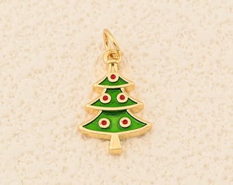 Wisiorek w kształcie drzewa z emalii w kolorze zielonym „Season’s Spirit” wykonany z 18-karatowego złota, idealny na naszyjnik i bransoletkę o wymiarach 12 x 17 mm