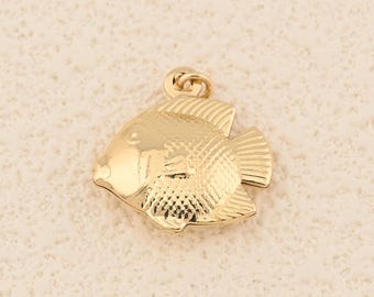 Celebrate Ocean Spirit and Grace with This Exquisite Gold Fish Pendant Symbol of Luck and Harmony 17x18mm