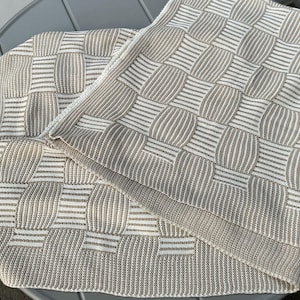 Chunky Knit Throw Blanket in Beige. Textured Cotton Blend Couch Throw. Handmade Throw. Cozy Textured Knit Blanket. Cozy Gift for Her or Home