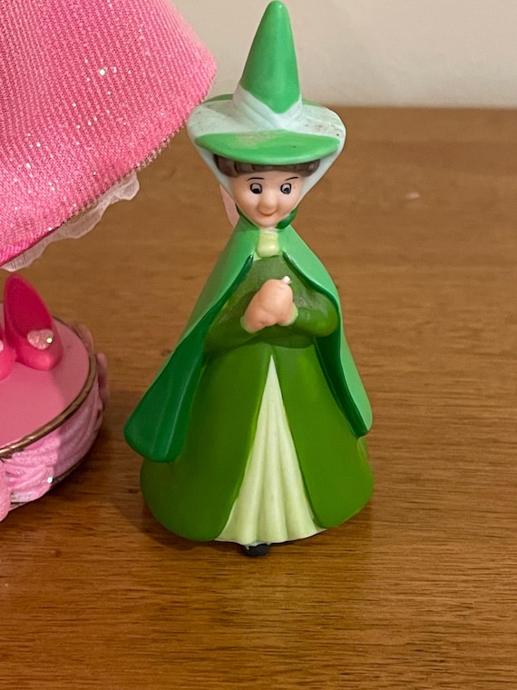 陶器製女性像 眠れる森の美女 紹介本つき 陶器製女性像 眠れる森の美女