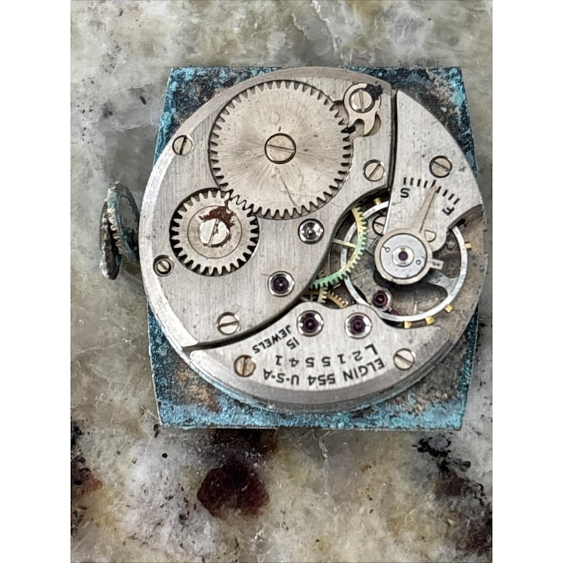 vintage Mens ELGIN wrist watch movement, CAL. 554, 17 JEWEL Three Rubies 3745 image 3