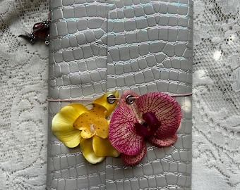 Iridescent Gray Croc Embossed Leather Trifold Journal – A5/B5, Orchid Charm, Bible Journaling, Louise Carmen Inspired