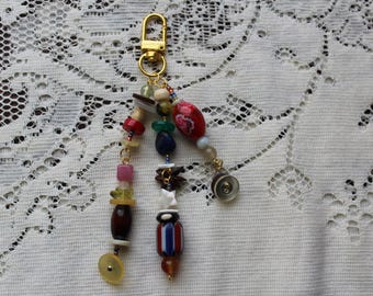 Vintage Button Keychain: Handmade Upcycled Bag Charm