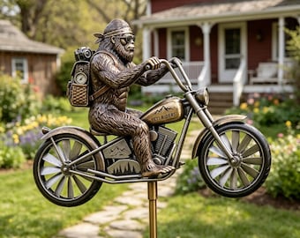Vintage Big Foot Motorrad Windspiel | Yard Art | Rustikales Bauernhaus Terrasse Dekor | Einzigartiges Geschenk für Yeti-Liebhaber & Motorrad-Fans