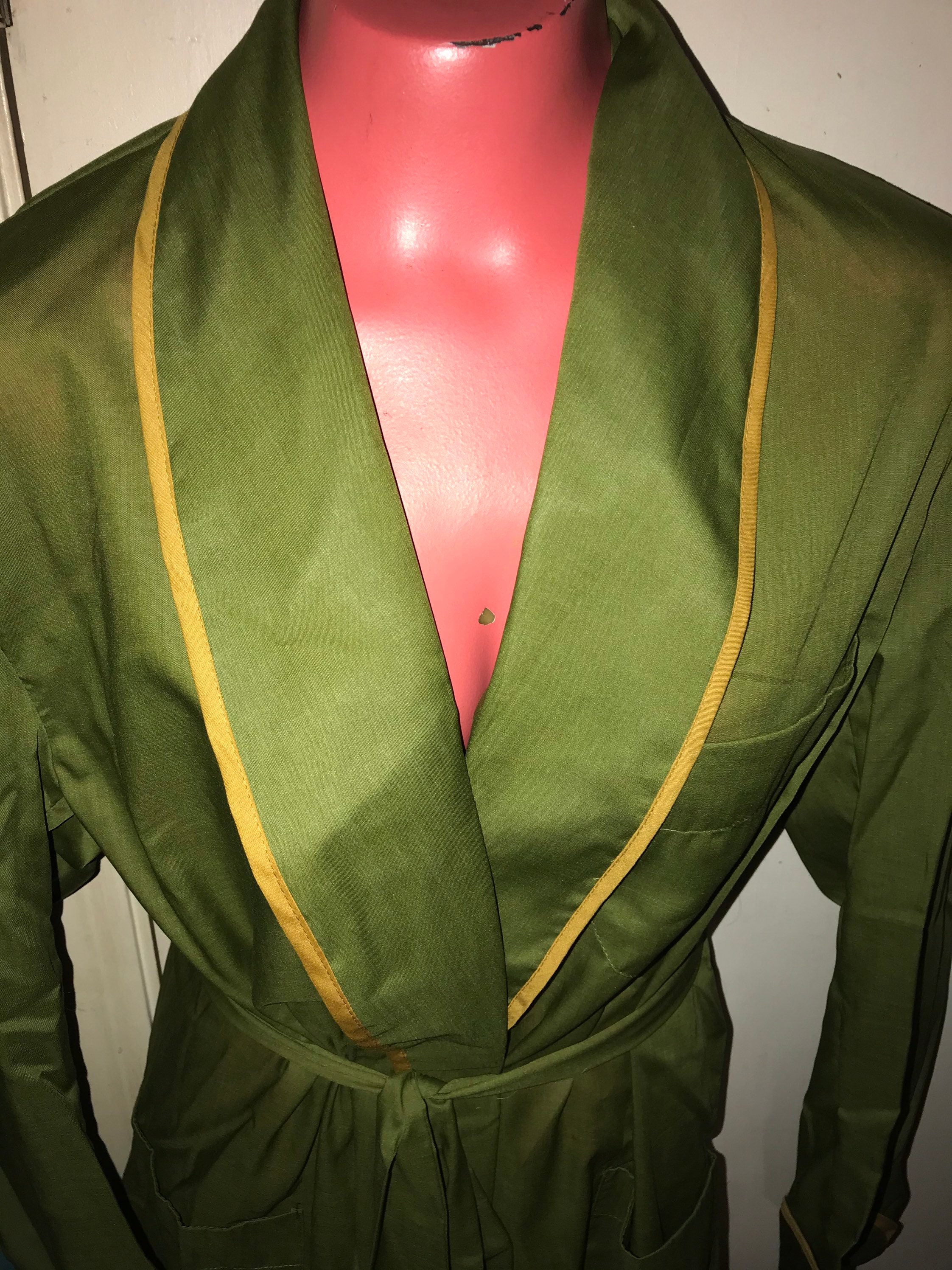 Vintage Men’s NOS Regal Robe. 1950’s NWT Green with Gold Robe. Men’s Smoking Jacket, Loungewear