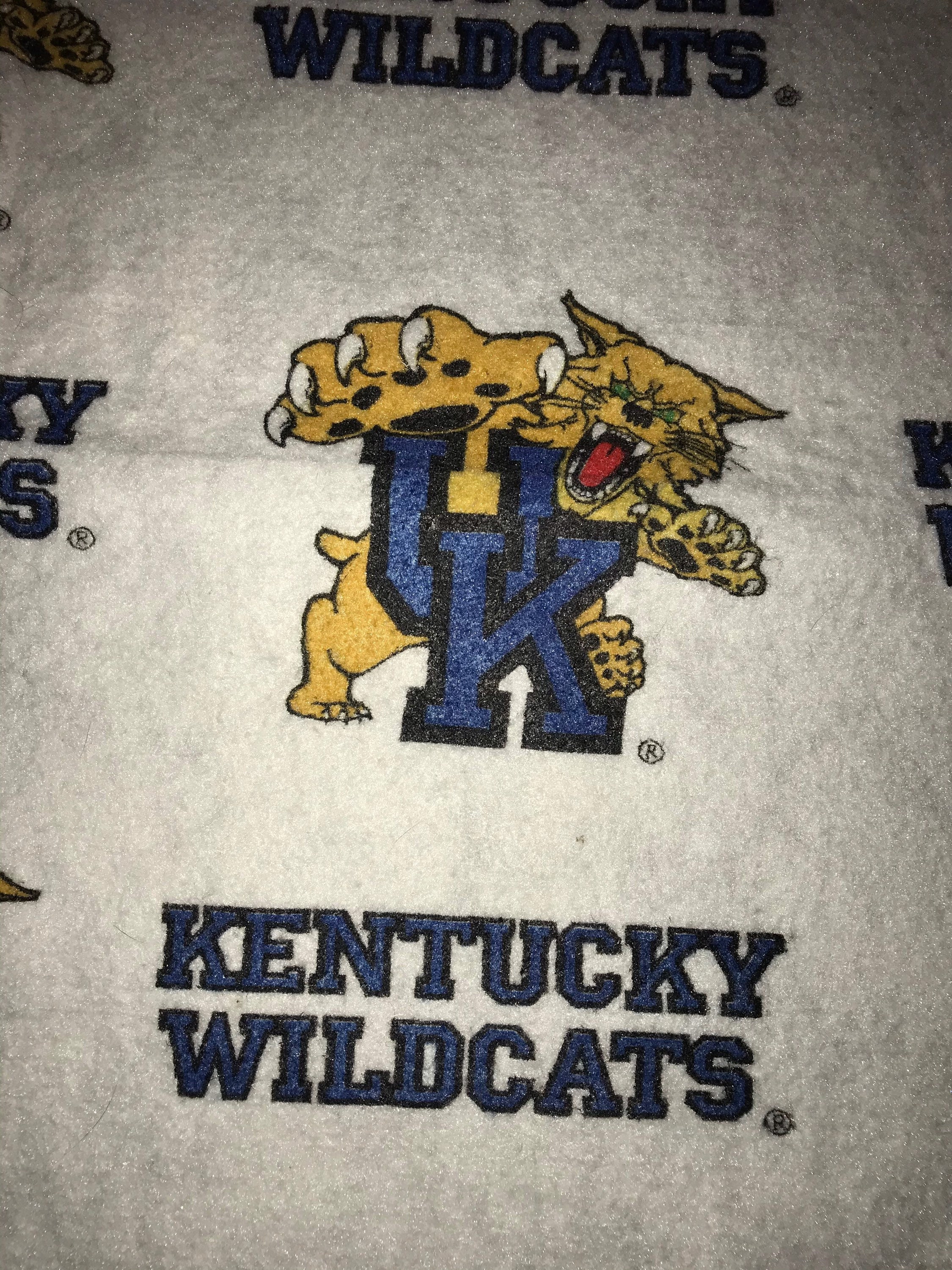 Vintage 90's UK Fleece Blanket. Vintage 80’s Kentucky Wildcats Blanket