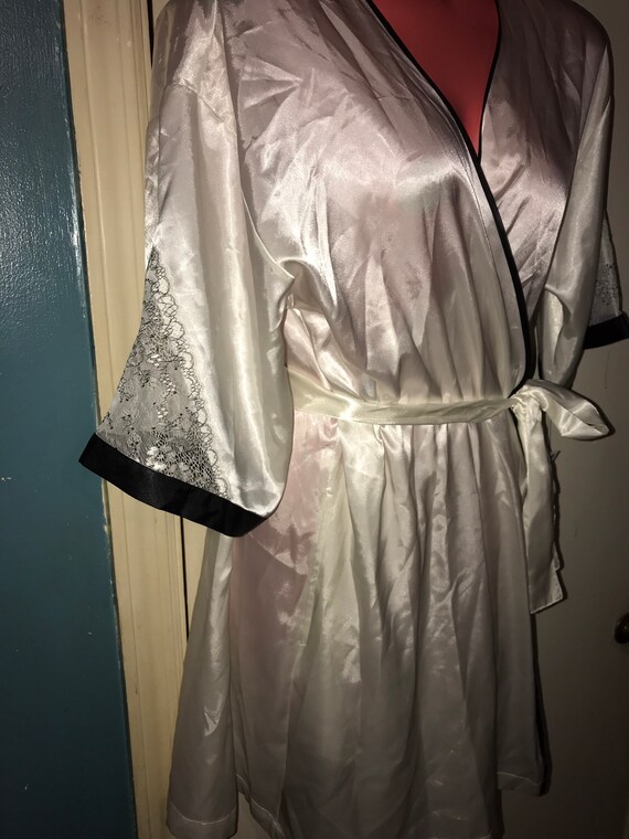 Vintage White Satin Robe. Vintage White and Black… - image 3