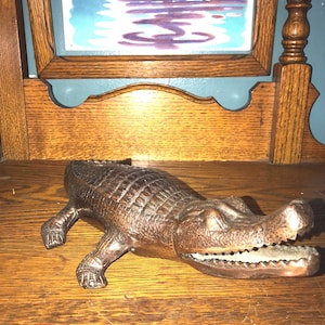 Vintage Excellent Bronze Metal Crocodile Statue, Home Decor