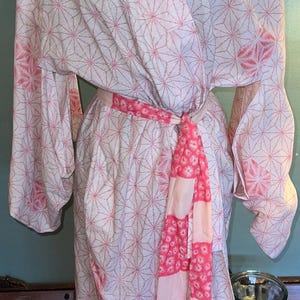 Vintage 1960’s Handmade Pink and White Kimono Robe