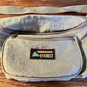 Vintage 1980’s Green Everest Fanny Pack, Travel Bag