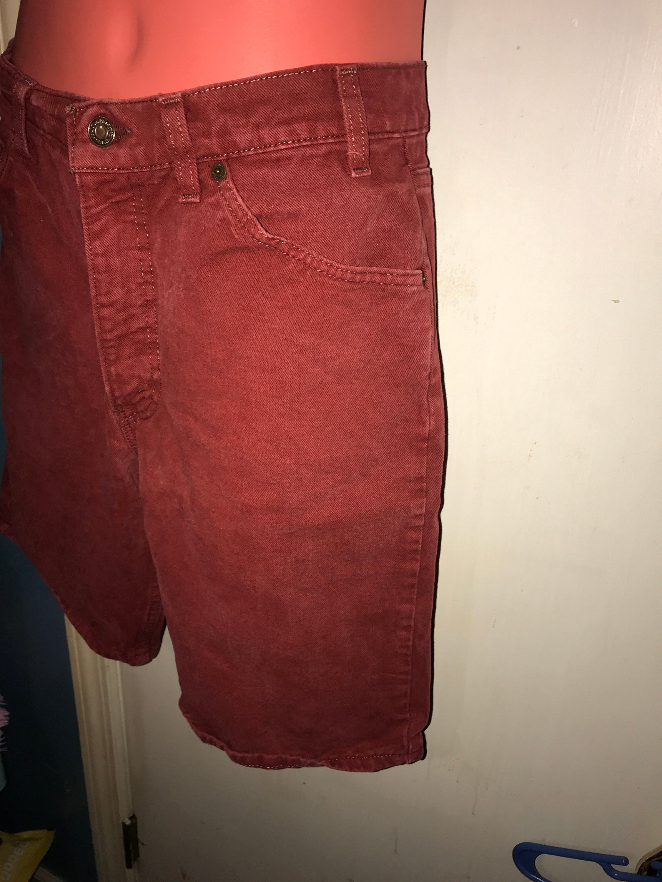Vintage Levi 550 Red Jean Shorts. 90's Red Jean Shorts. Levi 550. Red Shorts. Levi Shorts. Size 34