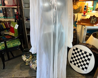 Vintage Vanity Fair Chiffon Robe. Sheer White Robe. Vintage Vanity Fair Sheer Robe. Size 36